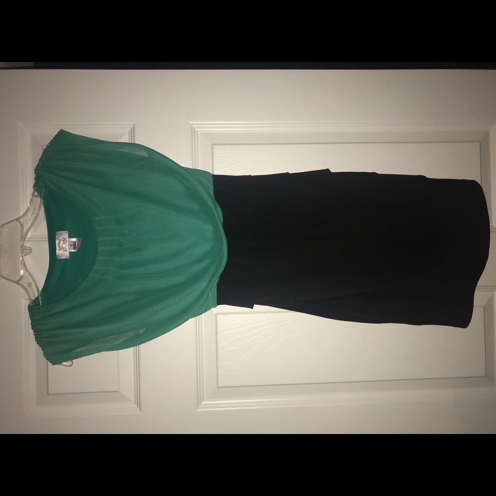 Black and green short junior dress